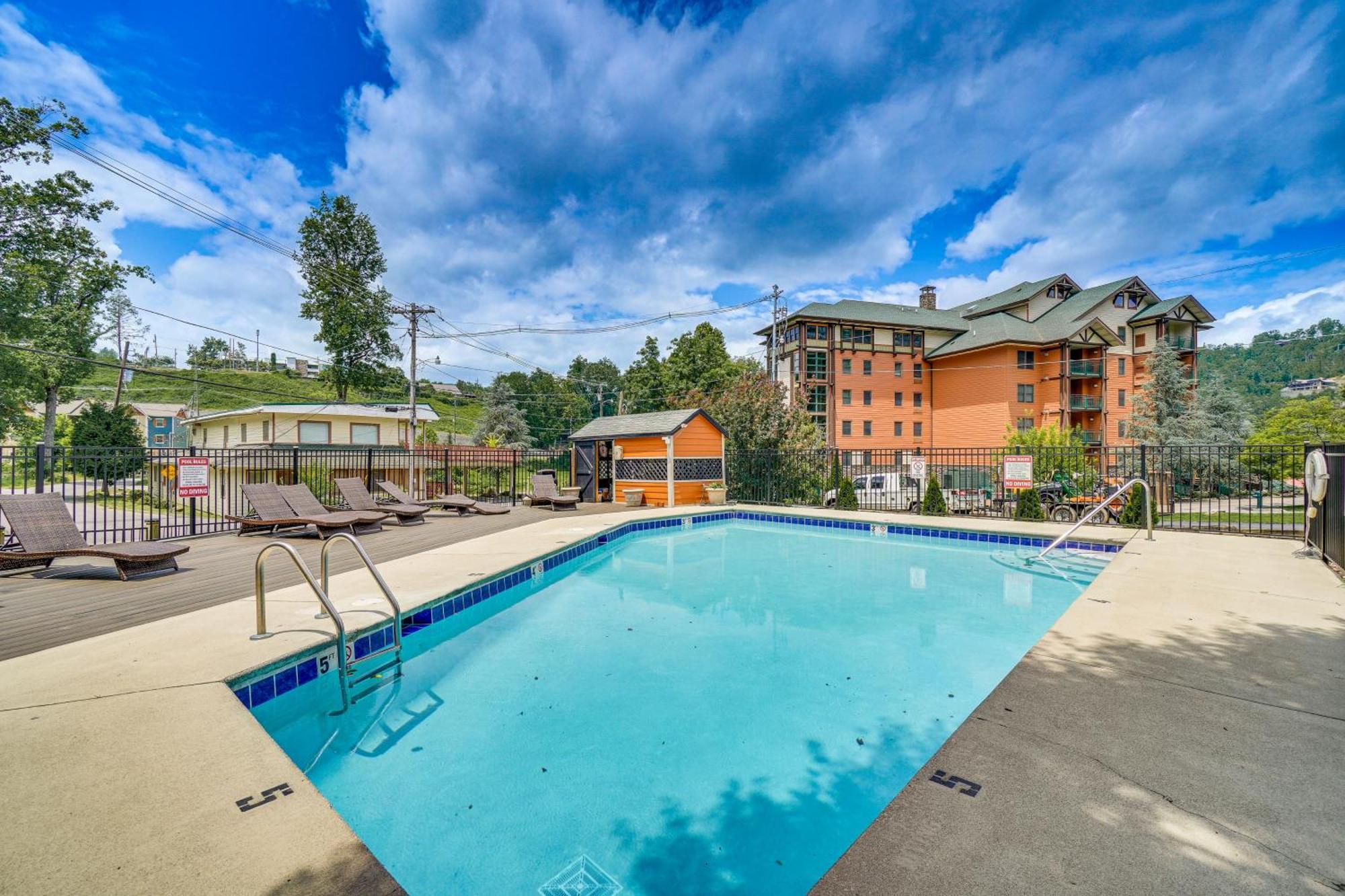 Apartment Downtown With Mountain-view Balcony *